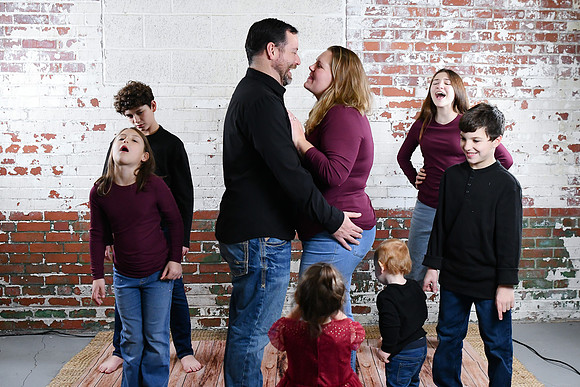 Sarah Family [kissing] 09