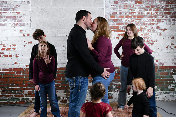 Sarah Family [kissing] 08