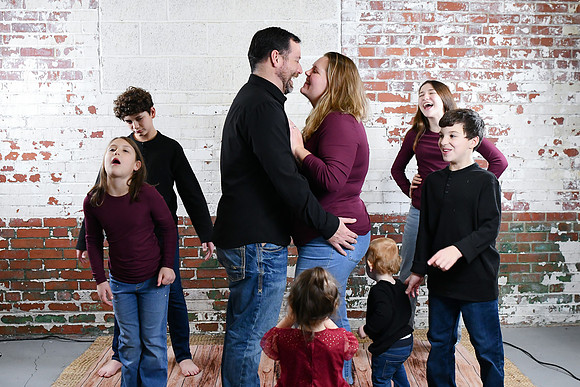 Sarah Family [kissing] 11