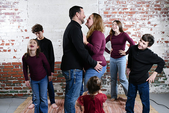Sarah Family [kissing] 14