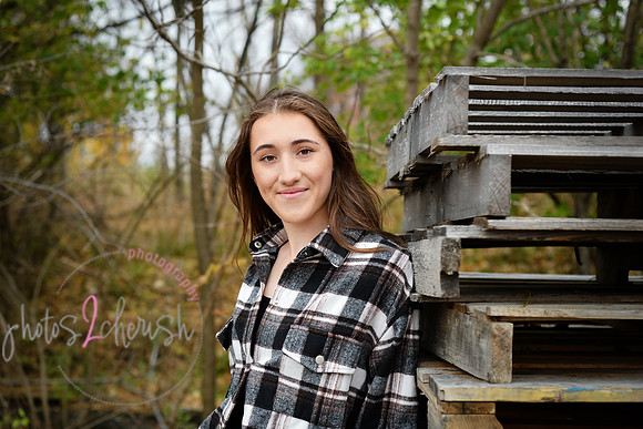 Carmella [MHS Class of 2025] proofs 091