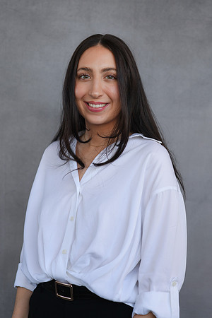 Gabriella headshots 04