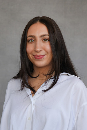 Gabriella headshots 19