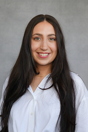 Gabriella headshots 25