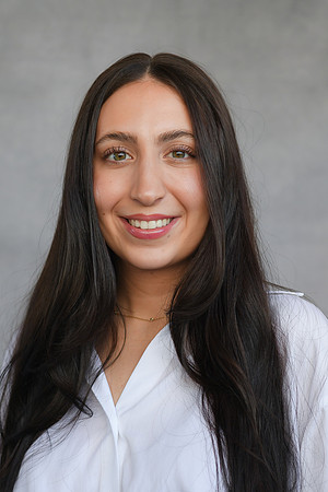 Gabriella headshots 35