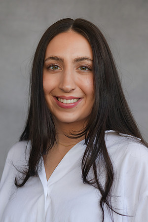Gabriella headshots 44