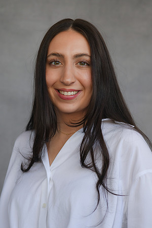 Gabriella headshots 45