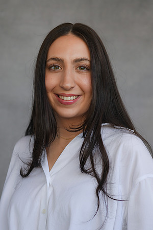 Gabriella headshots 46
