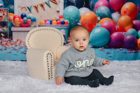 Graham Turns ONE 028