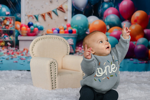 Graham Turns ONE 044