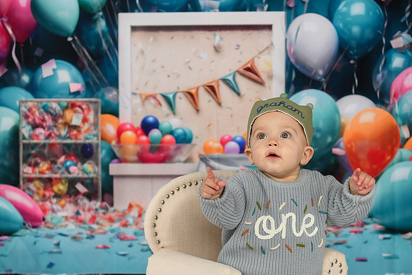 Graham Turns ONE 082