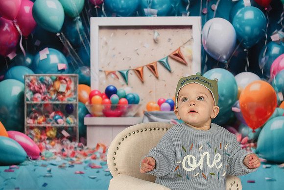 Graham Turns ONE 083