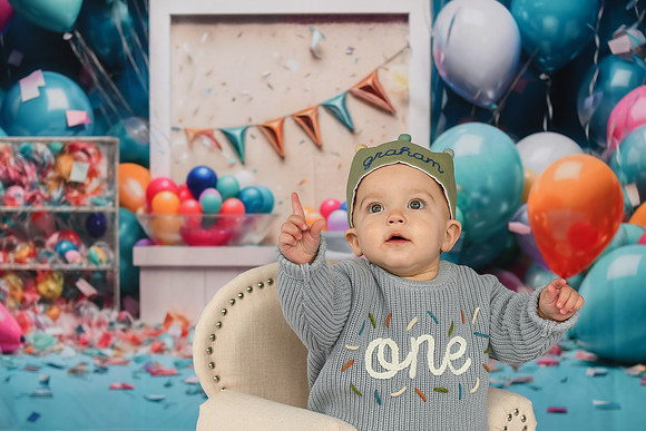 Graham Turns ONE 086