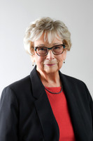 Barbara Headshot 01