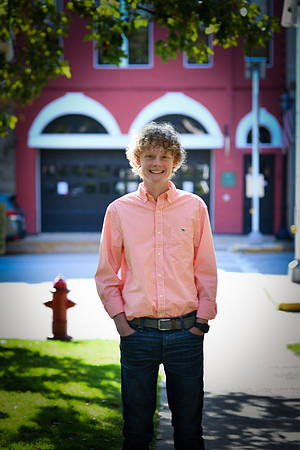 gavin [mhs class of 2023] peek 04