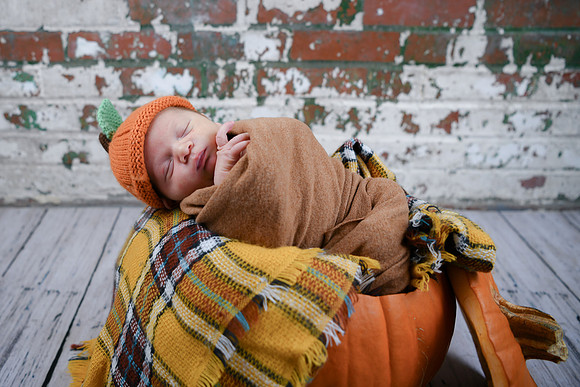 Carter [Newborn] 090