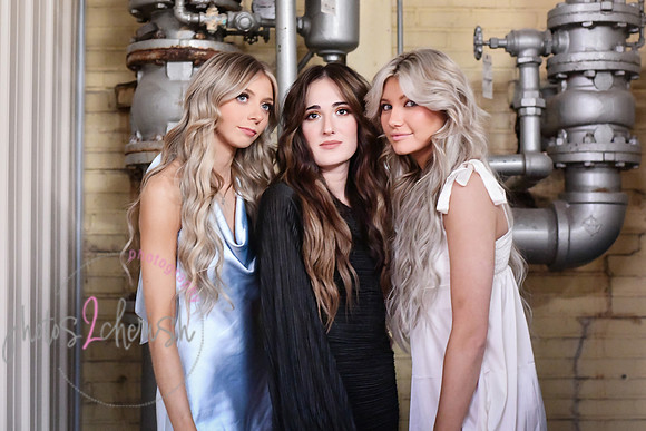 Salon Rootz [group shots indoor] 112
