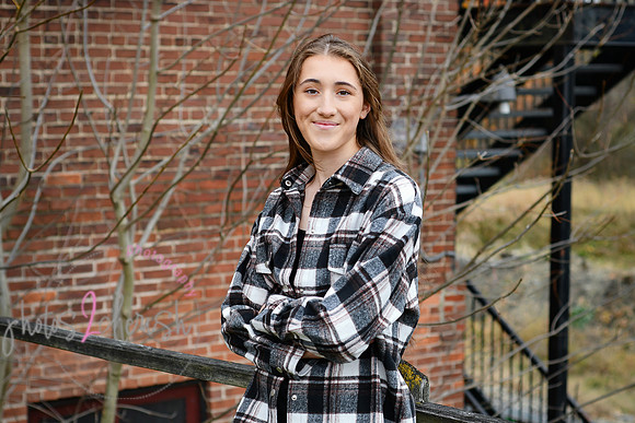 Carmella [MHS Class of 2025] proofs 081