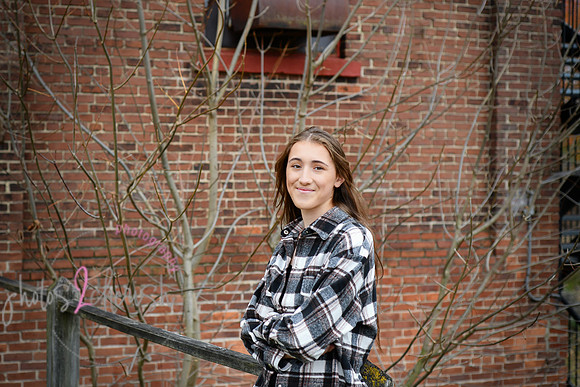 Carmella [MHS Class of 2025] proofs 085