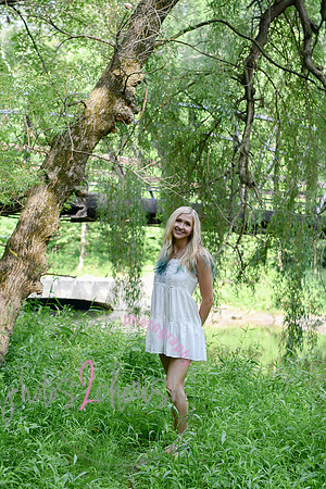 Gwen [MHS Senior] 194