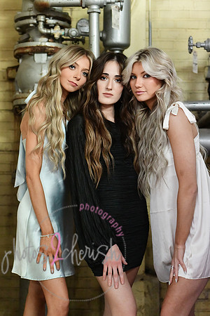 Salon Rootz [group shots indoor] 092