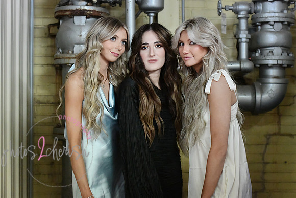 Salon Rootz [group shots indoor] 114