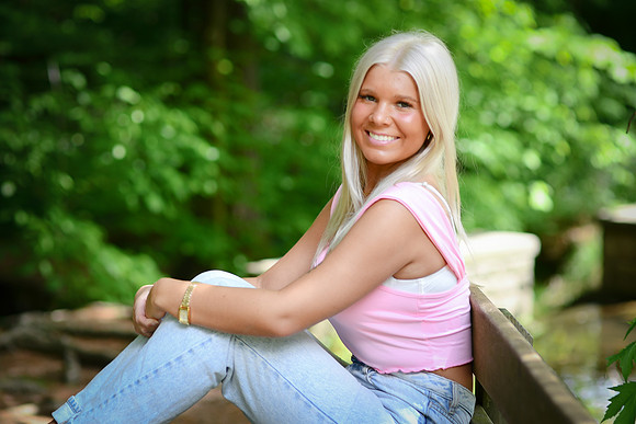 Katie [class of 2024] 092