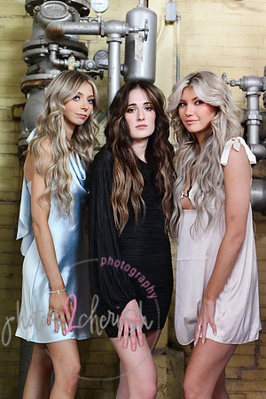 Salon Rootz [group shots indoor] 089