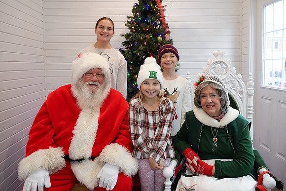 2024 Jennifer Family Santa 04
