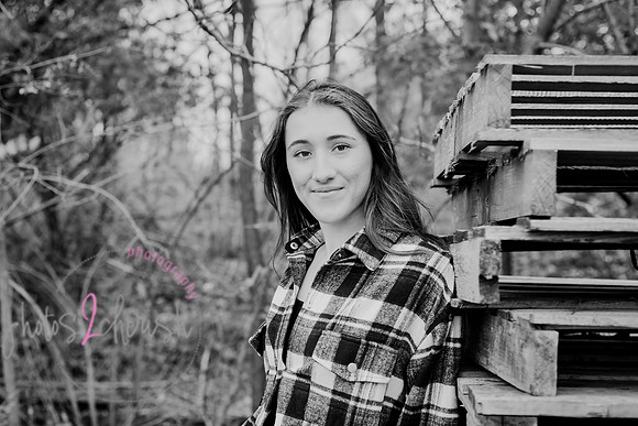 Carmella [MHS Class of 2025] proofs 095