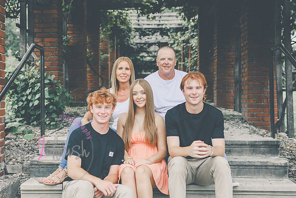 family [peek] 12