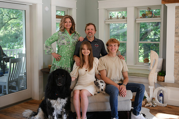 Magazine [August Family] 14