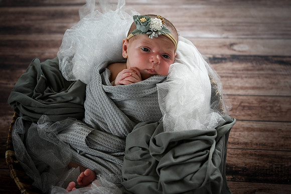 Jade Newborn [peek] 24
