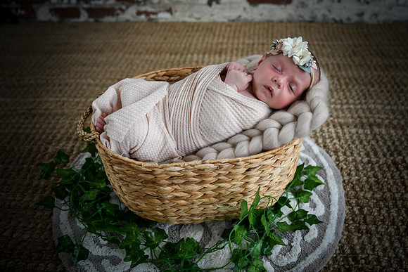 Jade Newborn [peek] 40