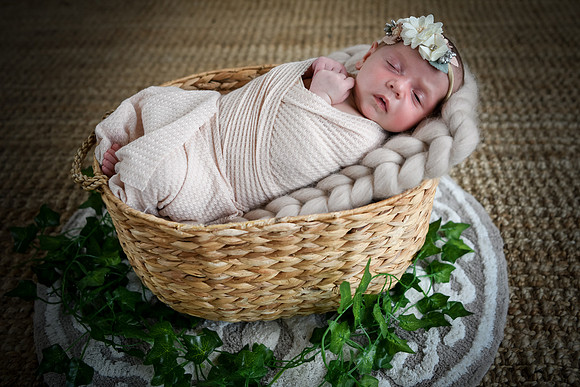 Jade Newborn [peek] 41