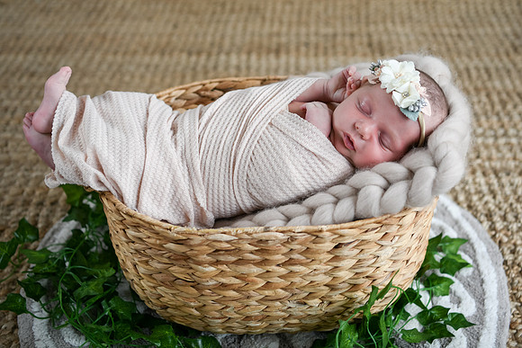Jade Newborn [peek] 49