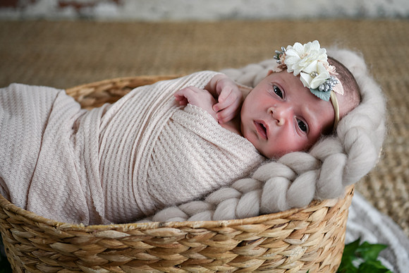 Jade Newborn [peek] 48