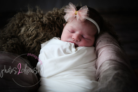 Alivia newborn 027