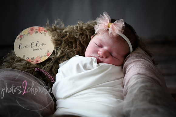 Alivia newborn 034