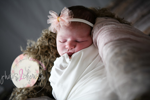 Alivia newborn 039