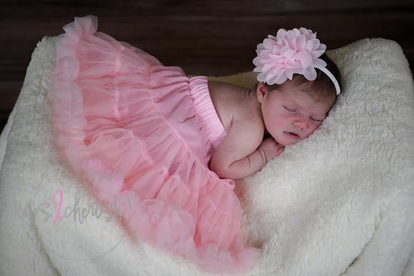 Alivia newborn 042