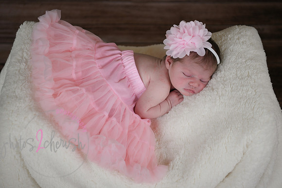 Alivia newborn 045