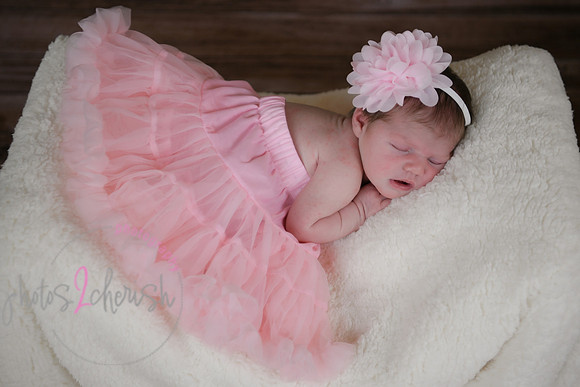 Alivia newborn 049