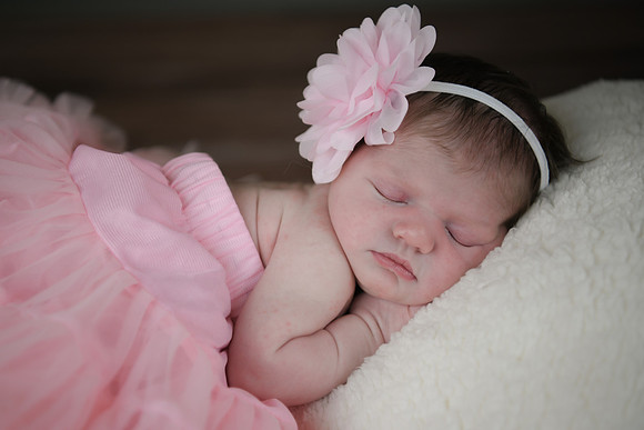 Alivia newborn 067