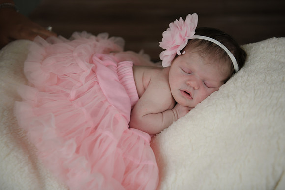 Alivia newborn 076