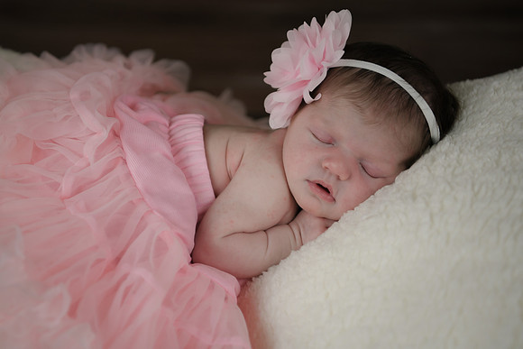 Alivia newborn 078