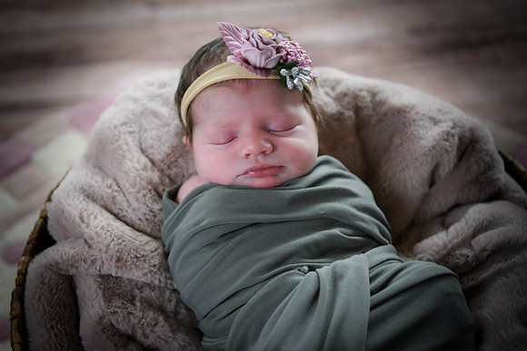 Alivia newborn 089
