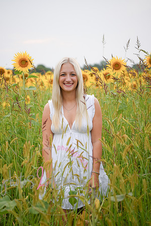 Sunflowers [kenzie] peek 085