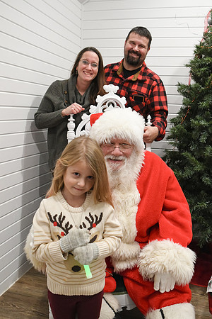 Santa Family 01
