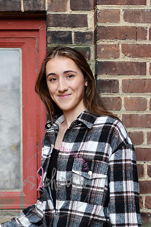 Carmella [MHS Class of 2025] proofs 034